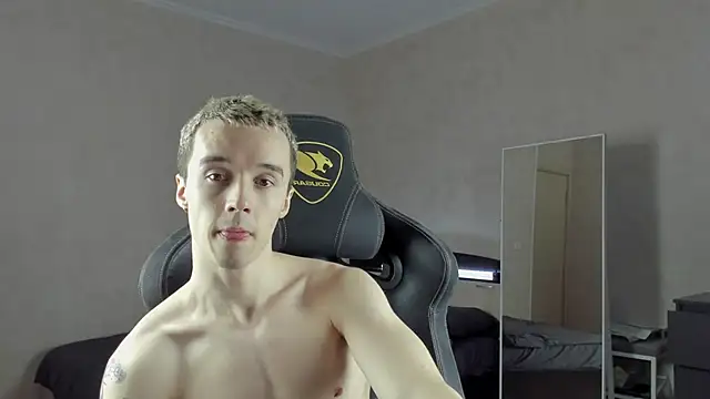 Snapshot of MasonWarholl chatting on December 11, 9:30 am MasonWarholl online show from December 11, 9:30 am