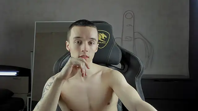 Snapshot of MasonWarholl chatting on January 6, 4:26 am MasonWarholl online show from January 6, 4:26 am