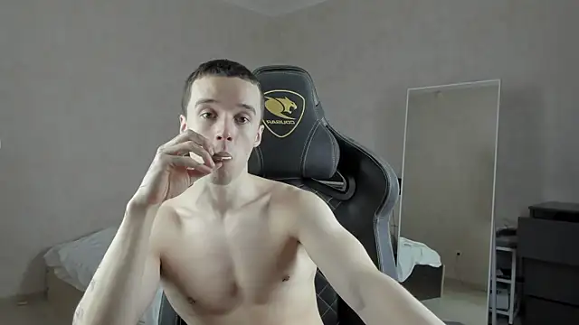 Snapshot of MasonWarholl chatting on January 14, 2:53 pm MasonWarholl online show from January 14, 2:53 pm