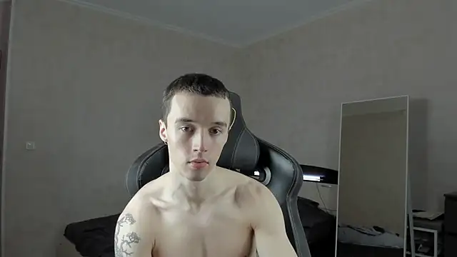 Snapshot of MasonWarholl chatting on January 16, 3:46 pm MasonWarholl online show from January 16, 3:46 pm