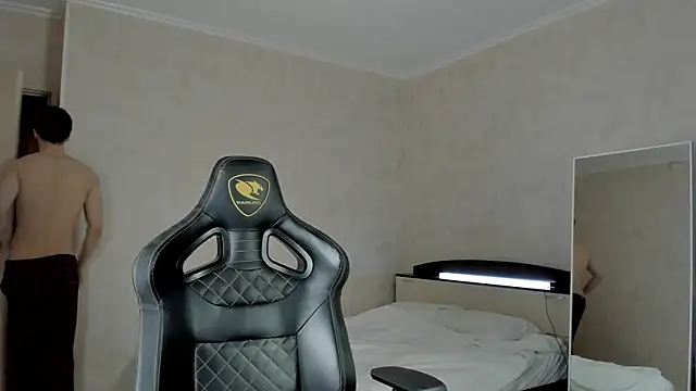 Snapshot of MasonWarholl chatting on February 10, 9:47 pm MasonWarholl online show from February 10, 9:47 pm