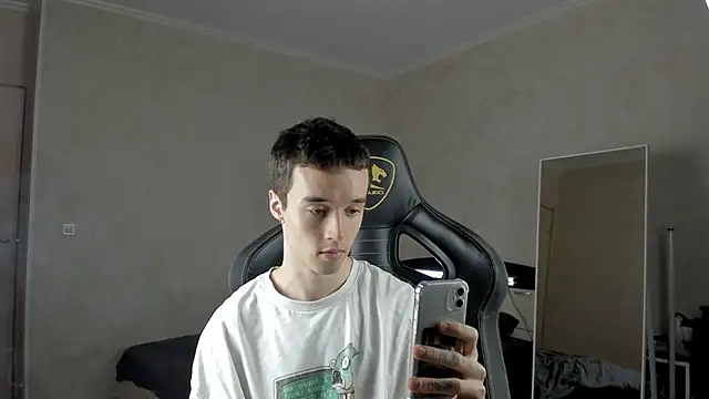 Snapshot of MasonWarholl chatting on February 13, 11:26 pm MasonWarholl online show from February 13, 11:26 pm