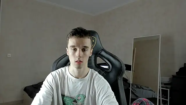 Snapshot of MasonWarholl chatting on March 4, 12:55 pm MasonWarholl online show from March 4, 12:55 pm