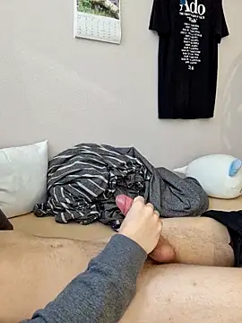 Snapshot of Lion132233 chatting on March 4, 12:33 pm Lion132233 online show from March 4, 12:33 pm