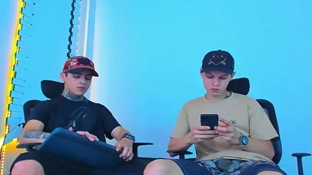 HOT boy2025 online show from December 18, 11:11 pm