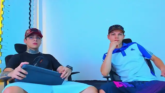 HOT boy2025 online show from December 20, 3:57 am