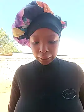 Snapshot of Mayo01_ chatting on December 2, 7:25 am Mayo01 online show from December 2, 7:25 am