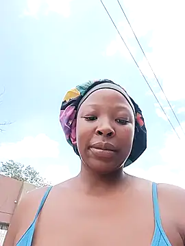 Snapshot of Mayo01_ chatting on December 30, 9:05 am Mayo01 online show from December 30, 9:05 am