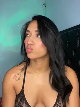 Snapshot of mailyreid chatting on March 1, 10:45 am mailyreid online show from March 1, 10:45 am