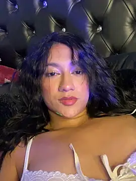 Snapshot of mailyreid chatting on March 19, 7:40 am mailyreid online show from March 19, 7:40 am