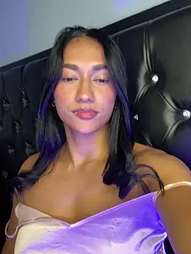 Snapshot of mailyreid chatting on November 6, 11:15 pm mailyreid online show from November 6, 11:15 pm