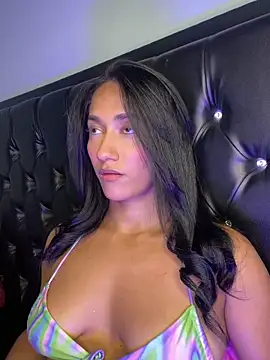 Snapshot of mailyreid chatting on December 3, 4:42 am mailyreid online show from December 3, 4:42 am