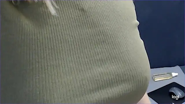 Snapshot of VioletaFlower7 chatting on February 7, 6:24 pm VioletaFlower7 online show from February 7, 6:24 pm