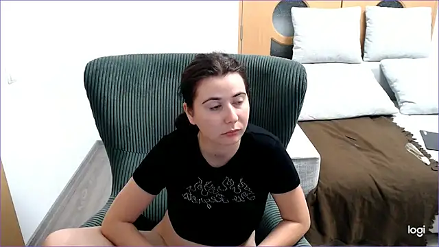 VioletaFlower7 online show from November 5, 10:10 pm