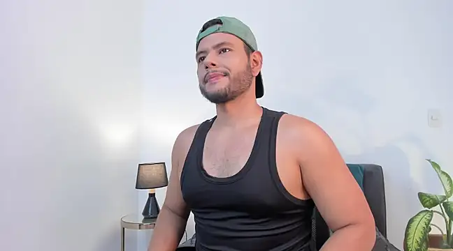 Snapshot of Nate_Ocean chatting on February 18, 1:10 am Nate Ocean online show from February 18, 1:10 am