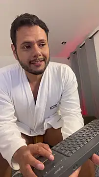 Snapshot of Nate_Ocean chatting on November 23, 4:01 am Nate Ocean online show from November 23, 4:01 am