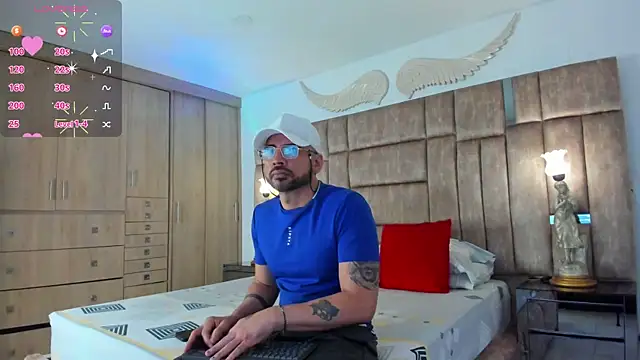 petterwilly1 online show from October 26, 12:05 am