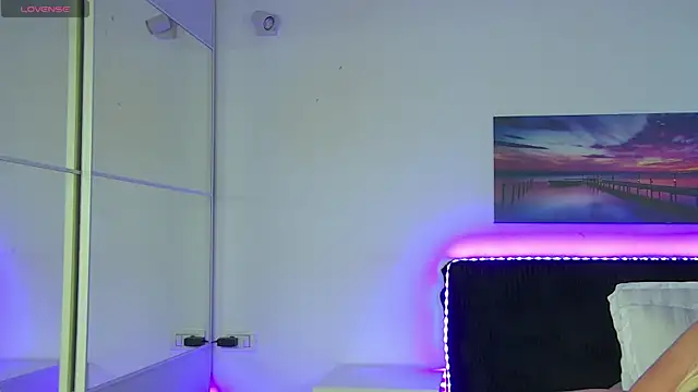 EmaCourtis online show from January 9, 9:12 am