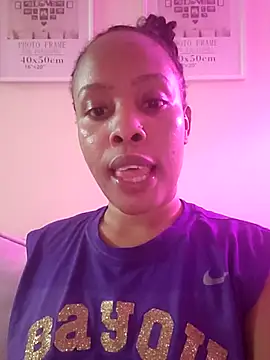 R-thequeen online show from May 16, 1:02 am