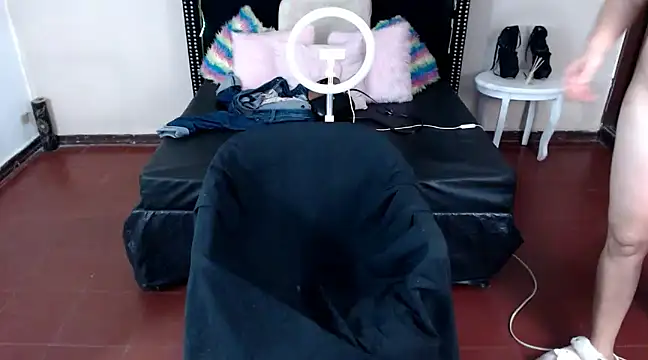 Snapshot of VioletaaaSlave chatting on February 3, 5:35 pm VioletaaaSlave online show from February 3, 5:35 pm