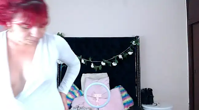 Snapshot of VioletaaaSlave chatting on March 2, 2:21 pm VioletaaaSlave online show from March 2, 2:21 pm
