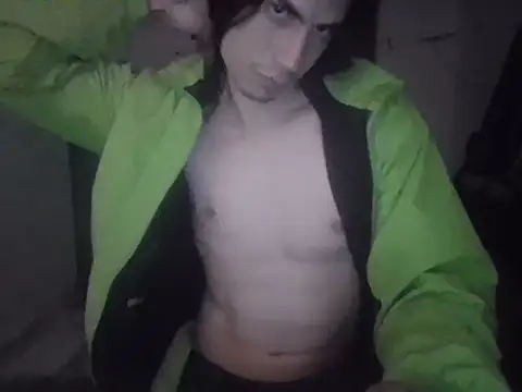 lmlfff online show from December 18, 9:43 pm