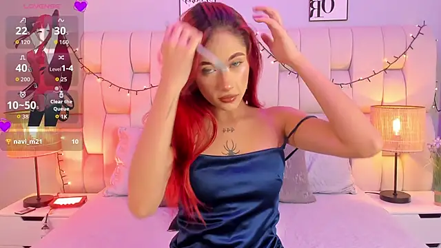 Snapshot of SkinnyFoxy chatting on November 28, 7:38 pm SkinnyFoxy online show from November 28, 7:38 pm