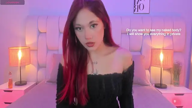 Snapshot of SkinnyFoxy chatting on May 3, 7:20 pm SkinnyFoxy online show from May 3, 7:20 pm