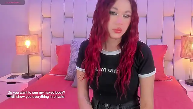 Snapshot of SkinnyFoxy chatting on May 17, 7:21 pm SkinnyFoxy online show from May 17, 7:21 pm