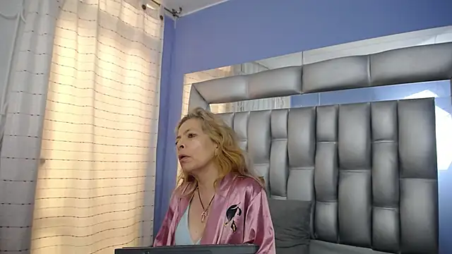 sophia ny online show from March 4, 4:09 pm