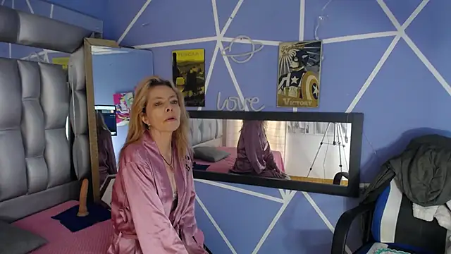 sophia ny online show from March 22, 7:53 pm