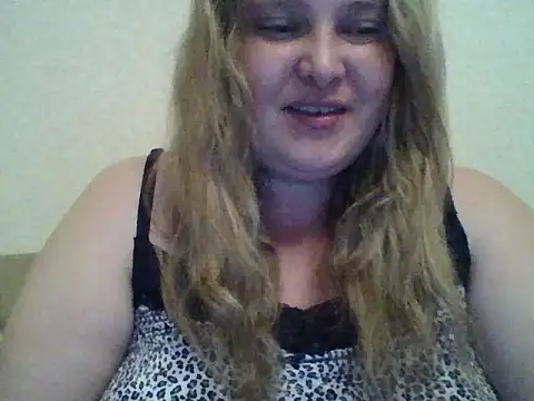 ParisMimi online show from June 8, 8:31 pm