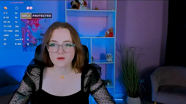 liana kisses online show from January 7, 10:30 pm