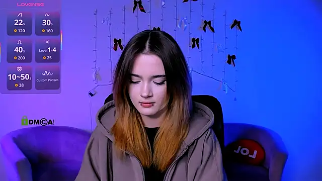 liana kisses online show from February 3, 8:25 pm