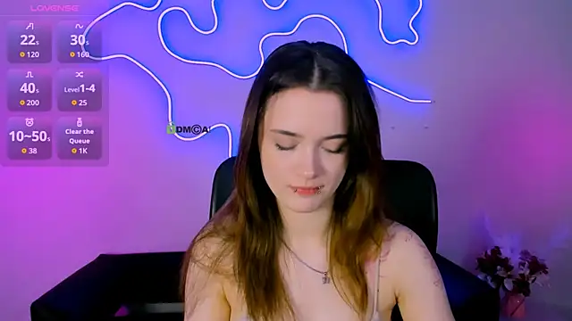 liana kisses online show from June 14, 6:32 pm