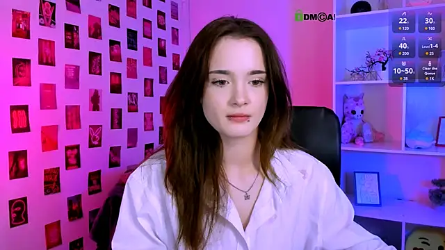 Snapshot of liana_kisses chatting on July 10, 6:32 pm liana kisses online show from July 10, 6:32 pm