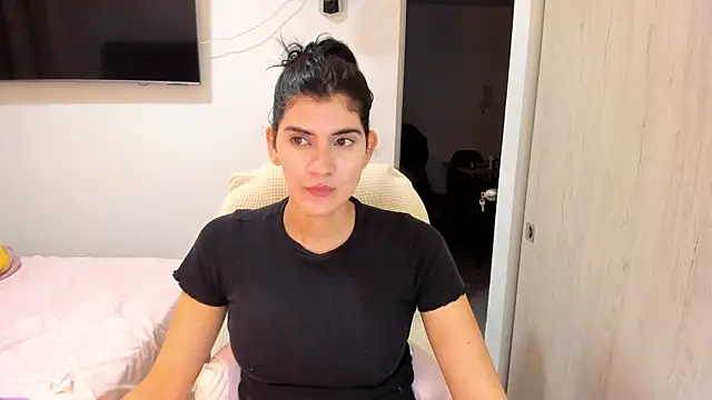 misstoya online show from November 19, 10:21 pm