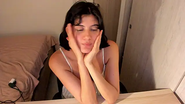 Snapshot of misstoya chatting on June 18, 9:14 am misstoya online show from June 18, 9:14 am