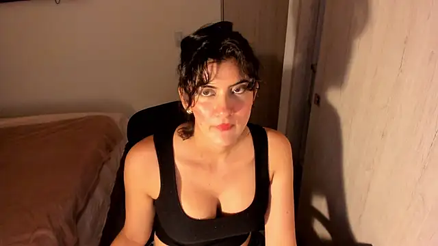 Snapshot of misstoya chatting on July 20, 1:20 am misstoya online show from July 20, 1:20 am