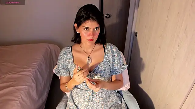 Snapshot of misstoya chatting on August 2, 1:26 am misstoya online show from August 2, 1:26 am