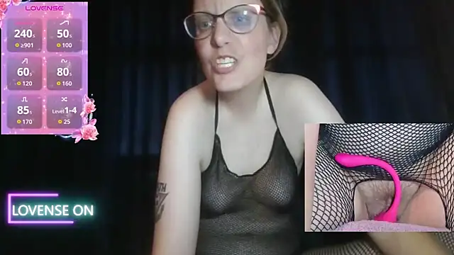Snapshot of PernillaGirl chatting on May 13, 7:11 pm PernillaGirl online show from May 13, 7:11 pm