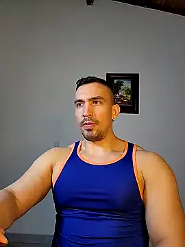 Snapshot of jhay-crux chatting on December 11, 10:47 am jhay-crux online show from December 11, 10:47 am