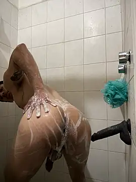 Snapshot of culitotragon24 chatting on February 11, 7:13 am culitotragon24 online show from February 11, 7:13 am