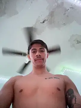 Snapshot of culitotragon24 chatting on March 7, 6:32 am culitotragon24 online show from March 7, 6:32 am