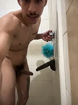 Snapshot of culitotragon24 chatting on March 24, 4:28 am culitotragon24 online show from March 24, 4:28 am