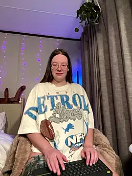 Snapshot of Sweetdee222x chatting on December 6, 4:47 am Sweetdee222x online show from December 6, 4:47 am