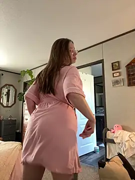 Snapshot of Sweetdee222x chatting on October 6, 10:18 pm Sweetdee222x online show from October 6, 10:18 pm