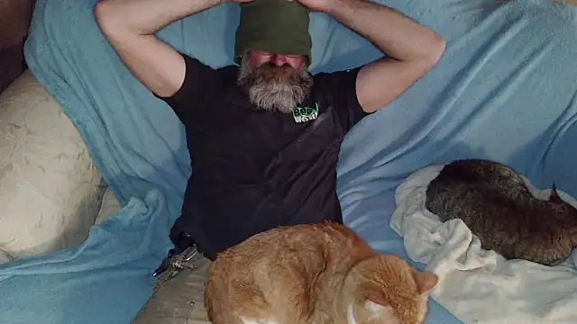 Snapshot of Clamsplitter420 chatting on March 13, 7:09 pm Clamsplitter420 online show from March 13, 7:09 pm