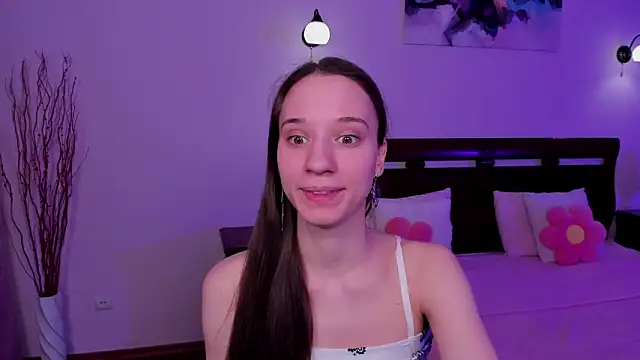 StaceySunny online show from March 1, 5:15 pm