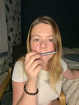 Snapshot of Nina_blain chatting on November 27, 1:02 pm Nina blain online show from November 27, 1:02 pm